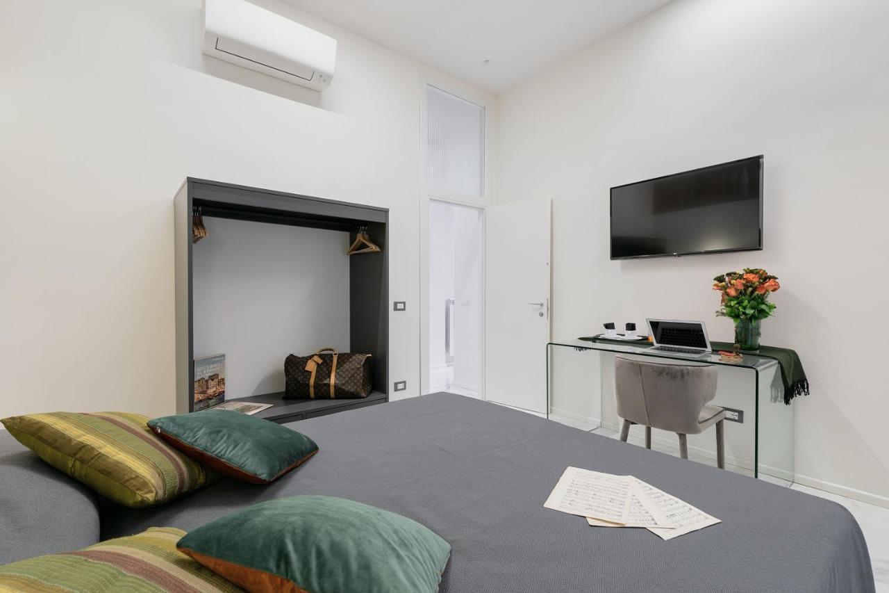 Cavour Suites Guest House Рим Екстер'єр фото
