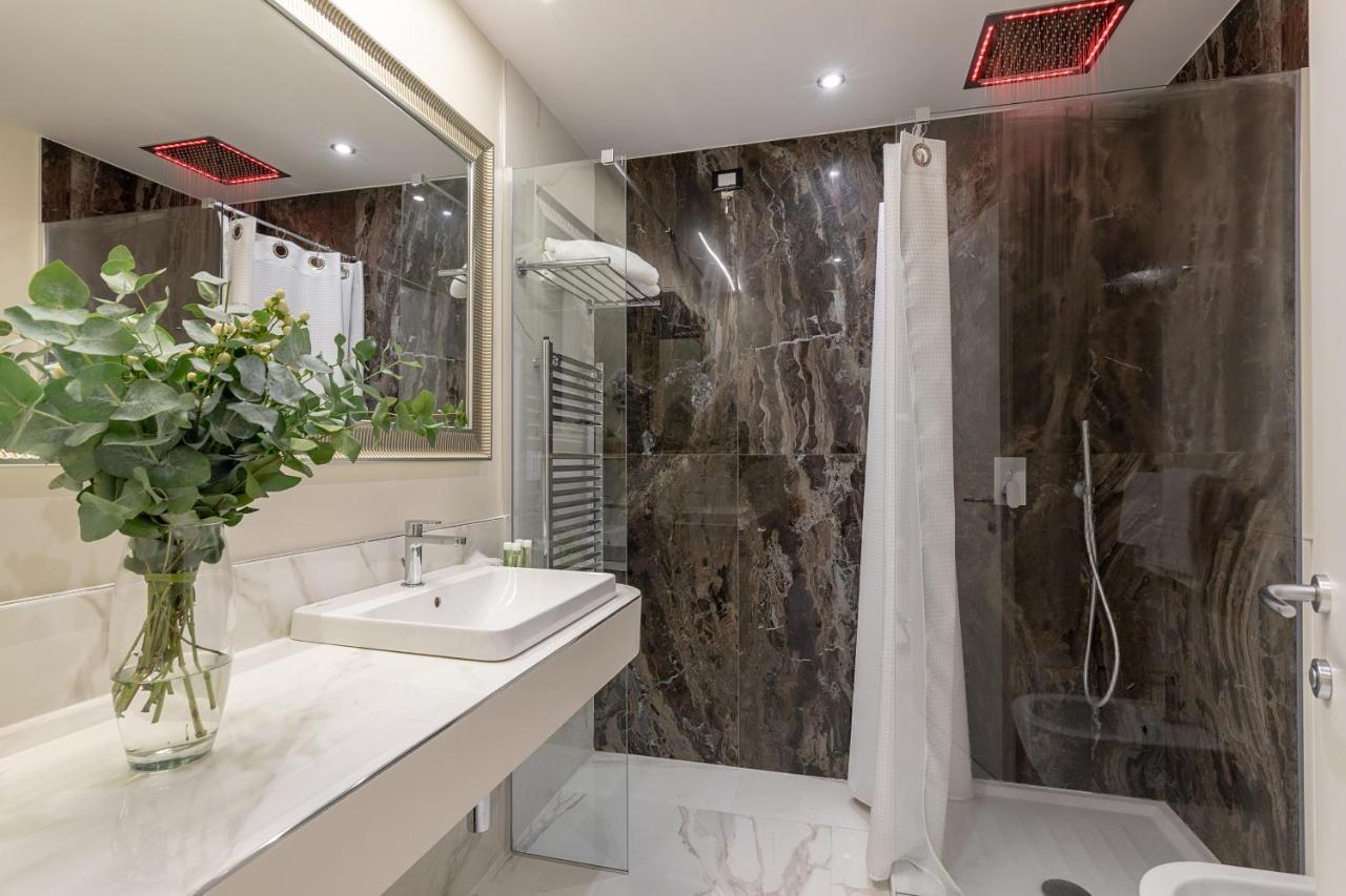Cavour Suites Guest House Рим Екстер'єр фото