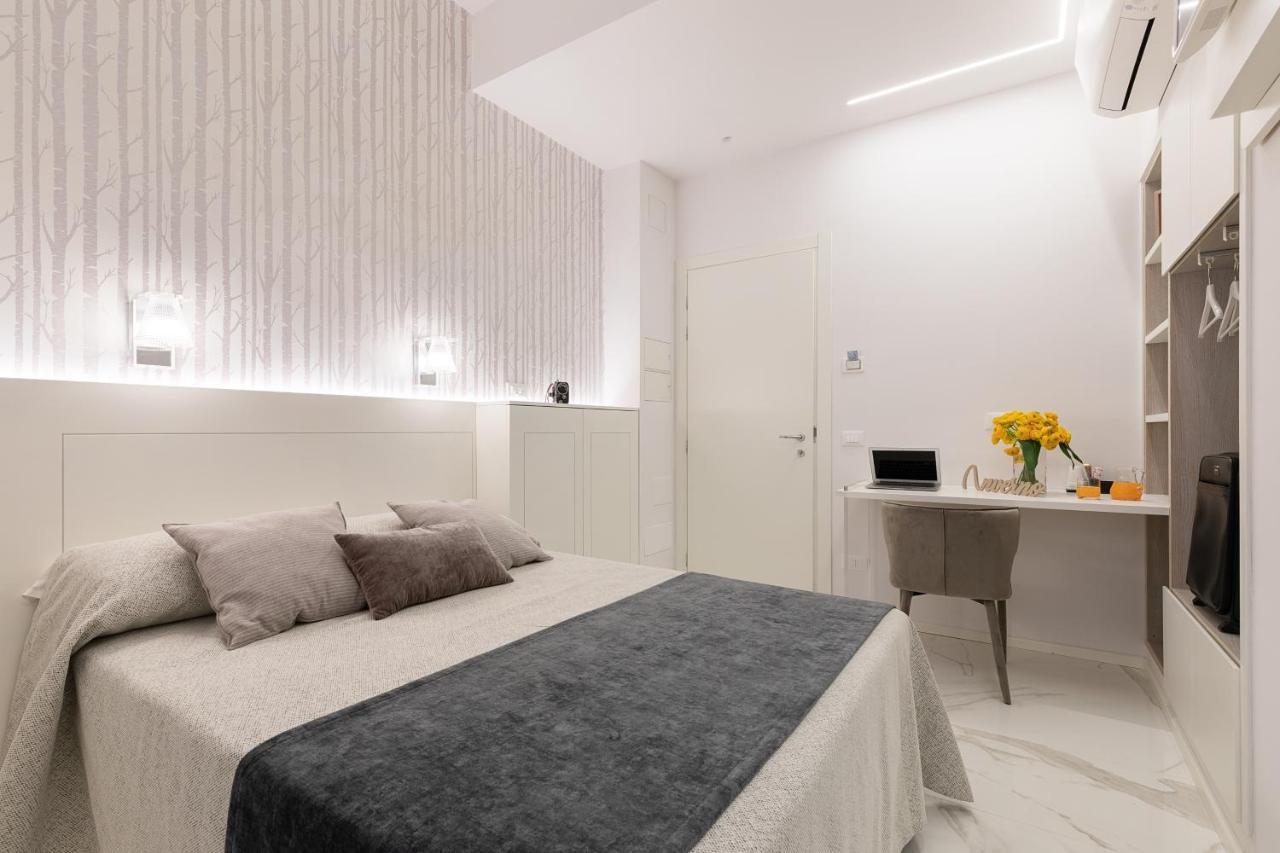 Cavour Suites Guest House Рим Екстер'єр фото