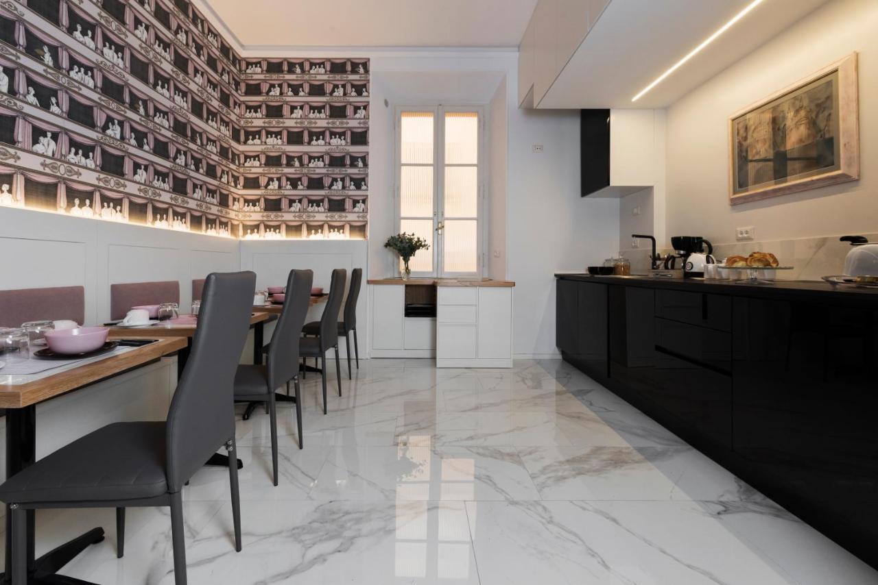 Cavour Suites Guest House Рим Екстер'єр фото