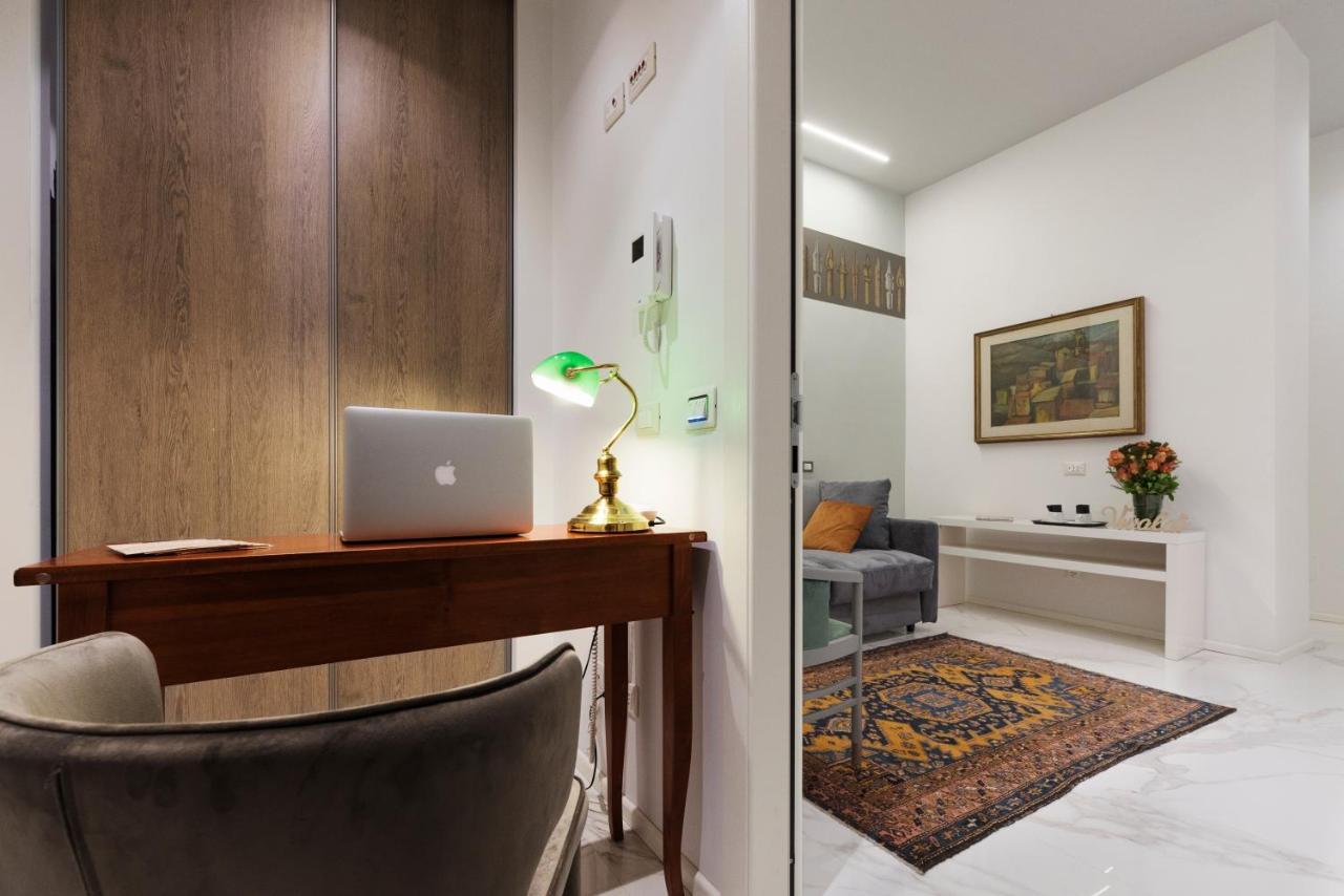 Cavour Suites Guest House Рим Екстер'єр фото