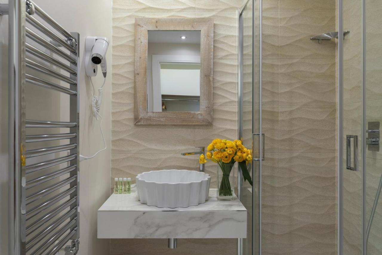 Cavour Suites Guest House Рим Екстер'єр фото