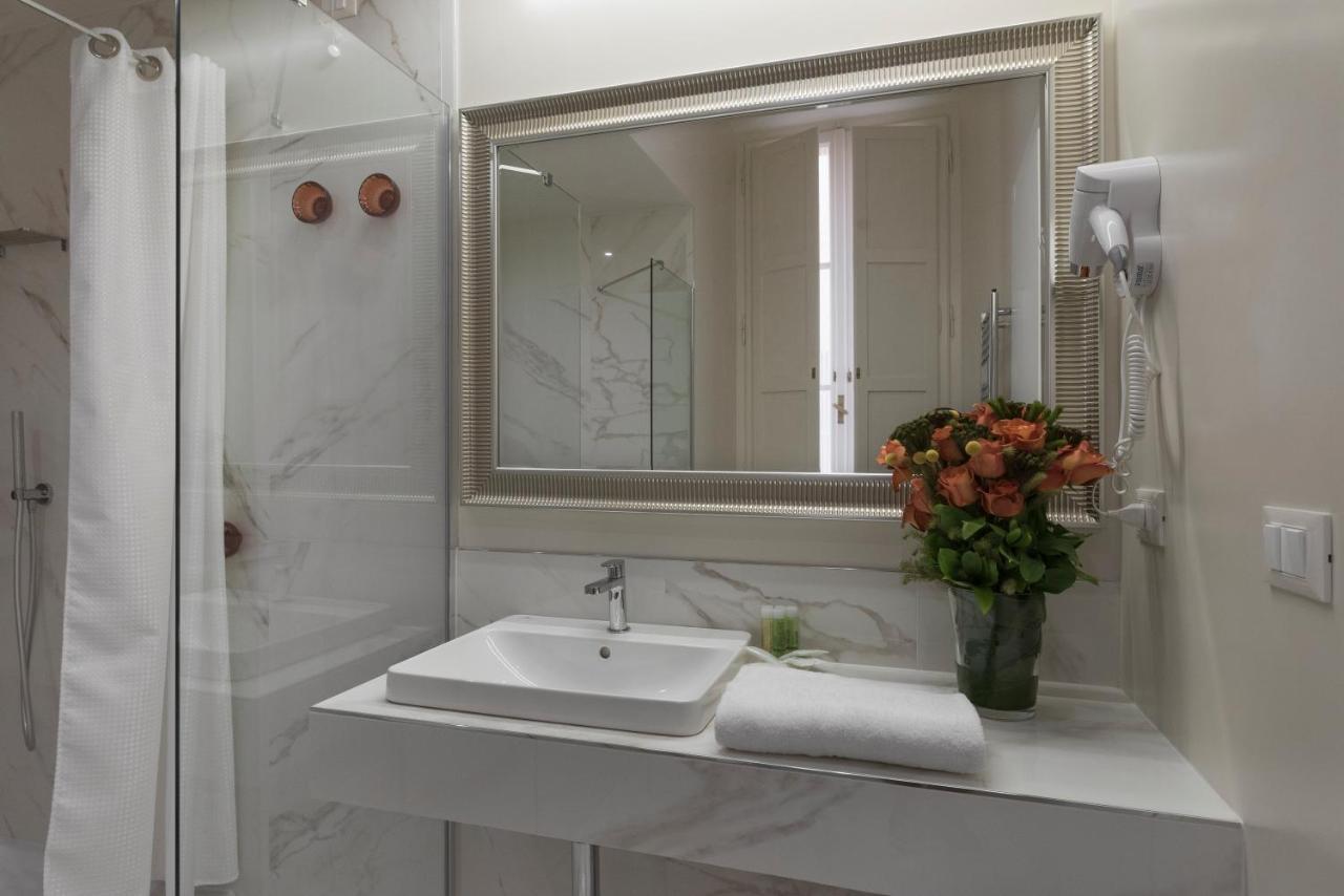 Cavour Suites Guest House Рим Екстер'єр фото