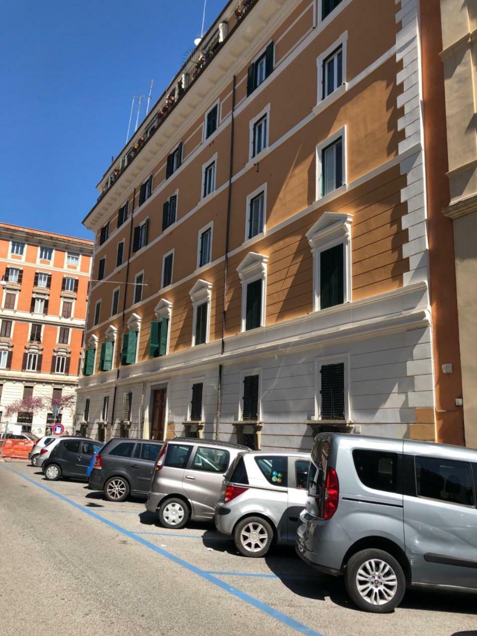 Cavour Suites Guest House Рим Екстер'єр фото